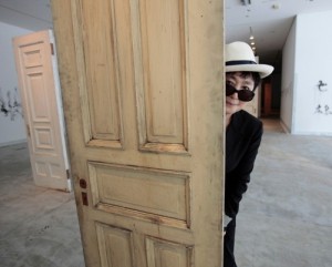 img-yoko-ono_114150352058.jpg_article_singleimage