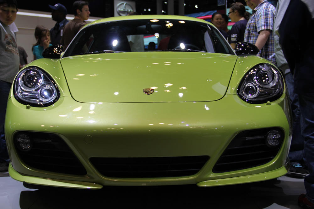 green_Porsche